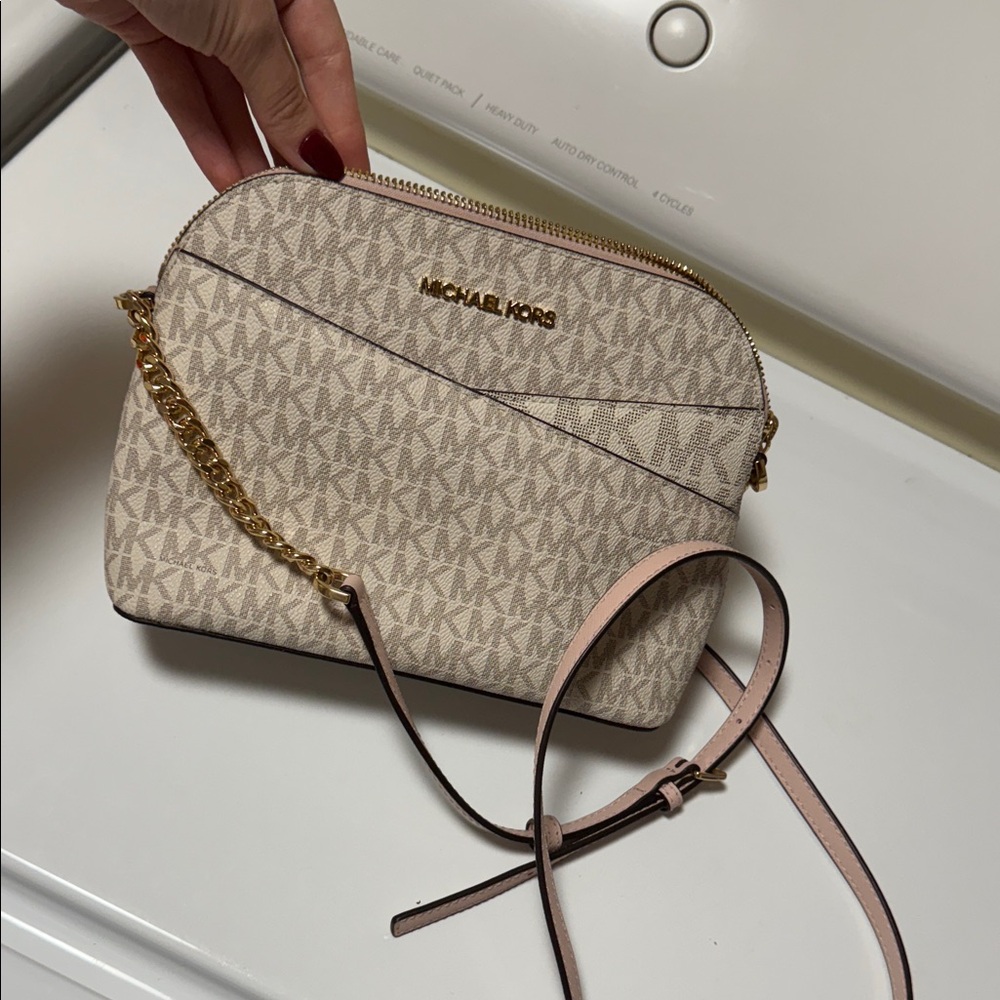 Michael Kors Signature Beige, Blush and Gold Crossbody Bag NWOT